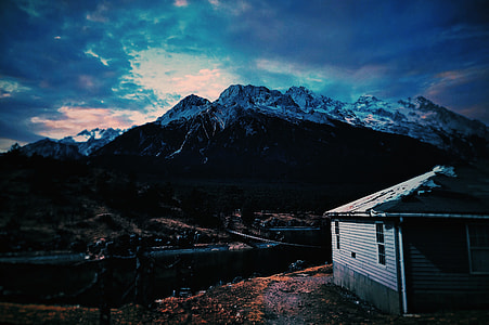 In Yunnan Province thumbnail