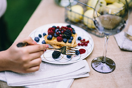 Healthy lunch in the garden thumbnail