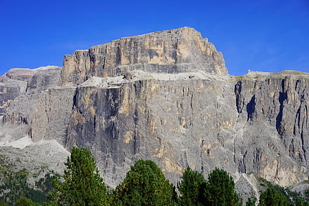rocky cliff thumbnail