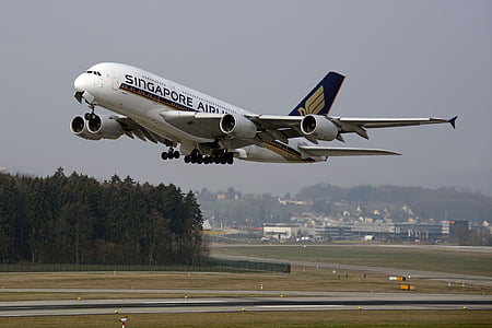Singapore Airpline taking flight thumbnail