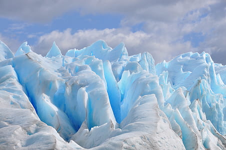 white and gray iceberg thumbnail