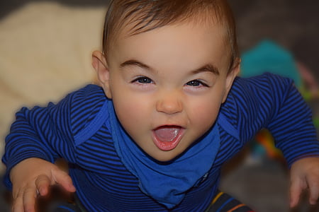 baby taking selfie thumbnail