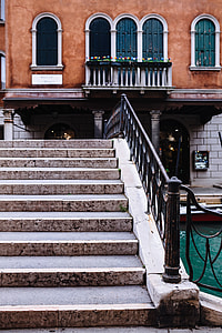 The beautiful and colorful Murano Island, Italy thumbnail