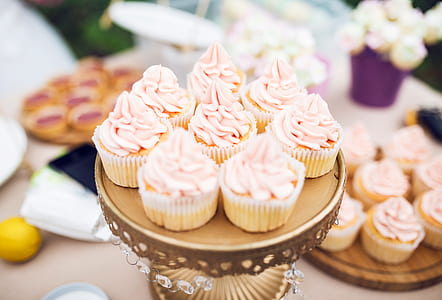 pink coated cupcakes thumbnail