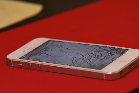cracked white iPhone 5 thumbnail