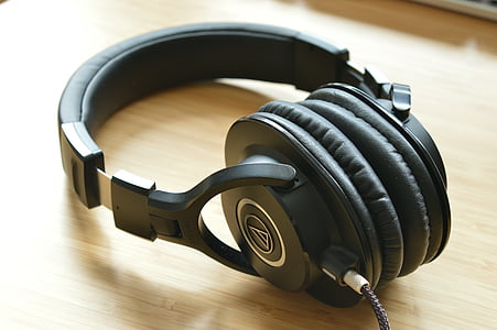 black headphones on table thumbnail