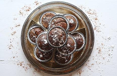 platter of cupcakes thumbnail