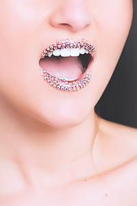 Women's Silver-colored Beads thumbnail