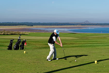 man playing golf thumbnail