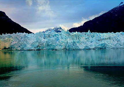 ice formation between mountains thumbnail