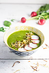 spinach soup with sliced radish thumbnail