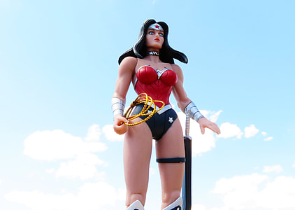 Wonder Woman statue thumbnail