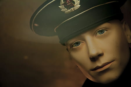 man wearing black cap thumbnail