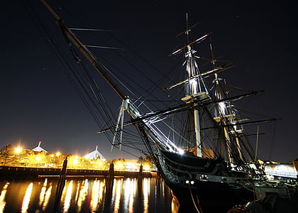sailing boat night photo thumbnail