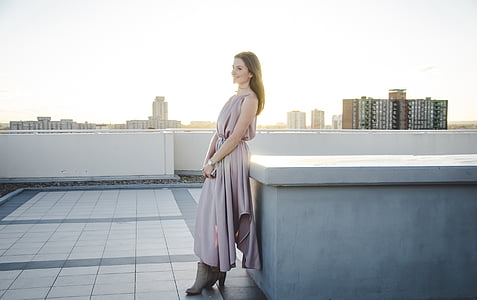 woman at roof top thumbnail