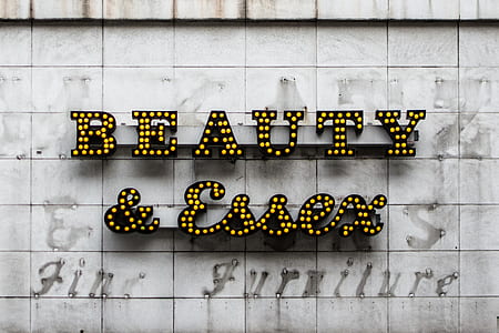 Beauty & Esses signage thumbnail