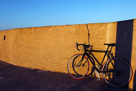 rigid bike lean at the stone wall thumbnail