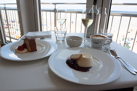 desert on plate thumbnail