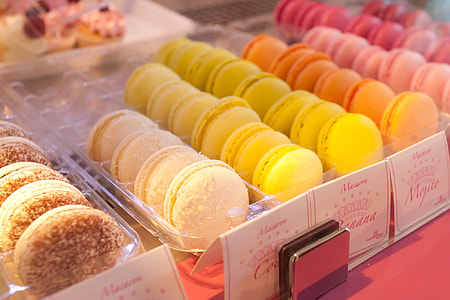 assorted-color French macaroons thumbnail