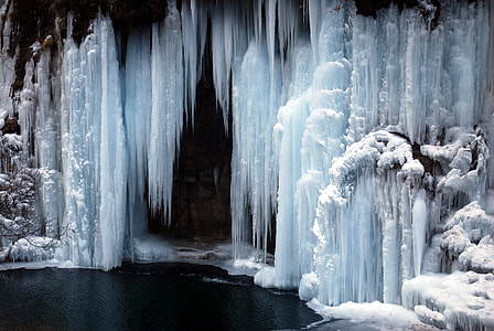 white snow cave thumbnail
