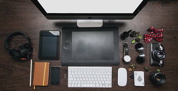 Apple Magic Mouse beside Apple Magic Keyboard thumbnail