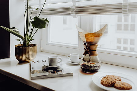 Brewing third wave coffee with Chemex thumbnail