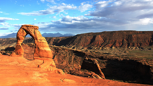 Delicate Arch National Park, Utah thumbnail