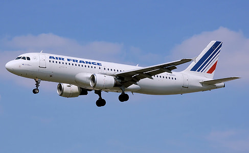 Air France commercial plane taking flight thumbnail