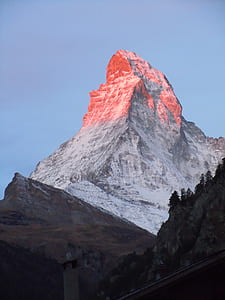 photo of mountain alps thumbnail