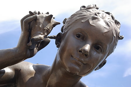 architectural photography of statue thumbnail