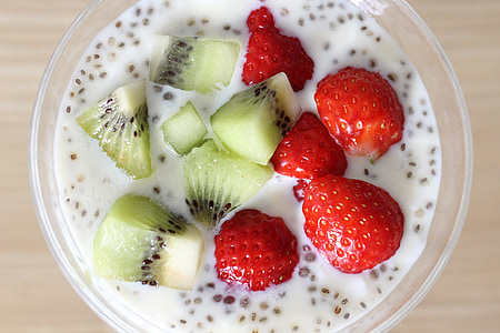 strawberres and kiwi thumbnail
