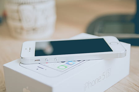 turned of iPhone 5s on box thumbnail