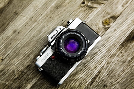 black and gray Minalta camera thumbnail