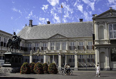 Paleis Noordeinde in The Hague, Netherlands thumbnail