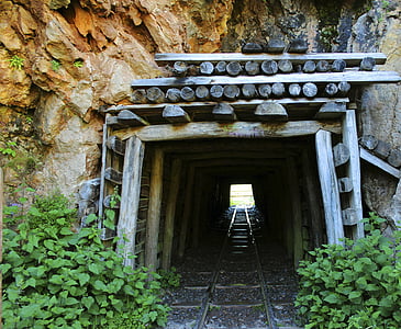 photo of mine tunnel thumbnail