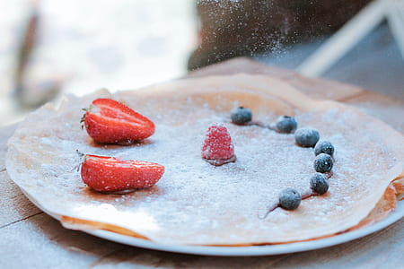 crepe with strawberry and blue berry thumbnail