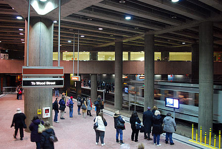 Steel Plaza subway station in Pittsburgh, Pennsylvania thumbnail