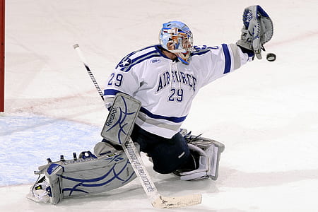 ice hockey player thumbnail