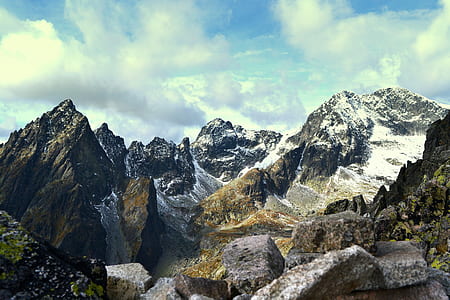 rocky mountain during daytime thumbnail