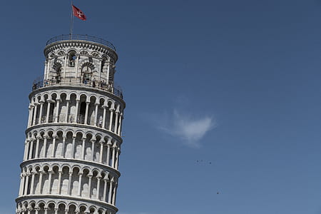 Leaning Tower of Pisa thumbnail