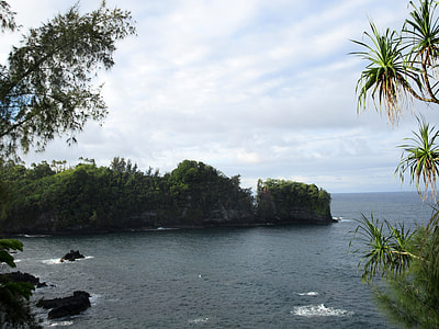  Onomea Bay from the scenic route through Papaikou and Pepeekeo in Hawaii thumbnail
