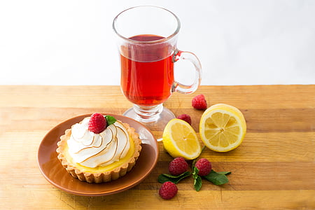 cupcake and lemon juice thumbnail