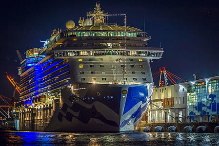 white cruise ship thumbnail
