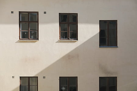 white painted wall thumbnail