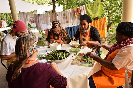 people preparing food thumbnail