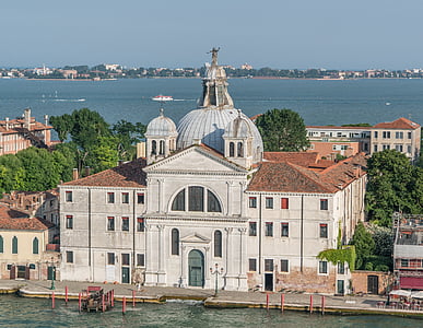 aerial photography of mansion thumbnail