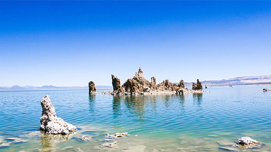 island in the middle of ocean thumbnail