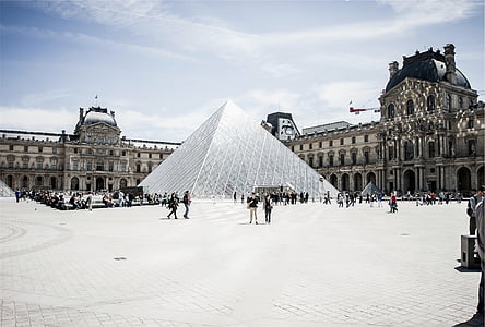 people walking near Louvre Museum, Paris during daytime thumbnail