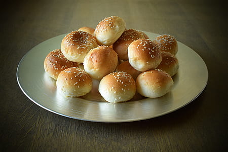 baked breads with sesame seeds thumbnail