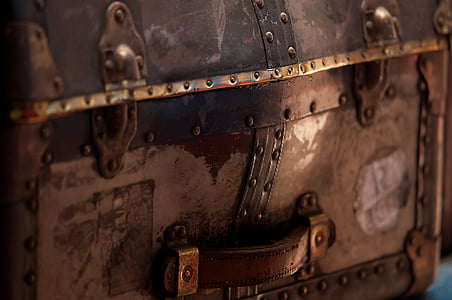 brown treasure chest thumbnail
